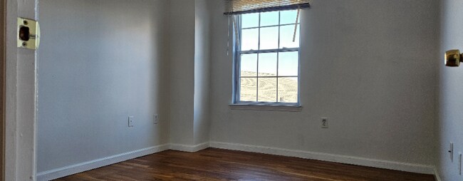 Building Photo - 642 Liberty Ave