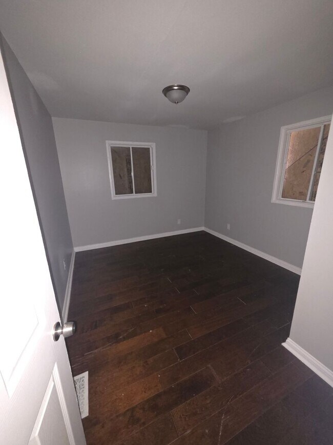 Building Photo - LIMITED TIME**1/2 OFF DEPOSIT**