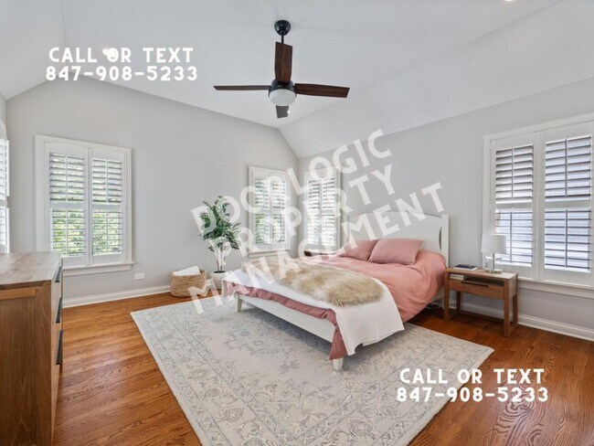 Building Photo - 735 W 8th St