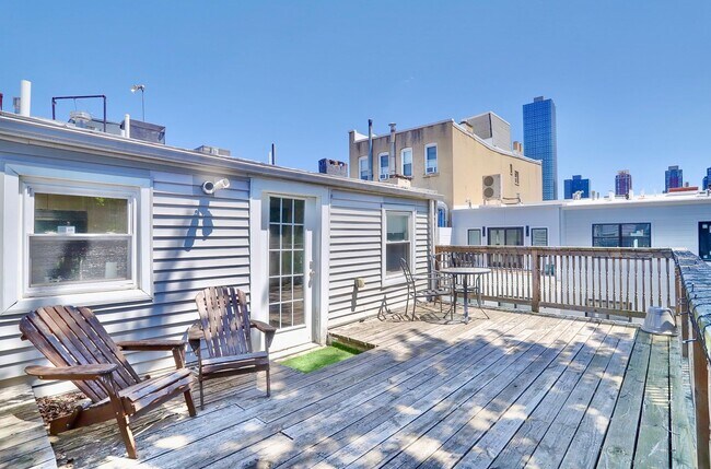 Building Photo - 265 3rd St