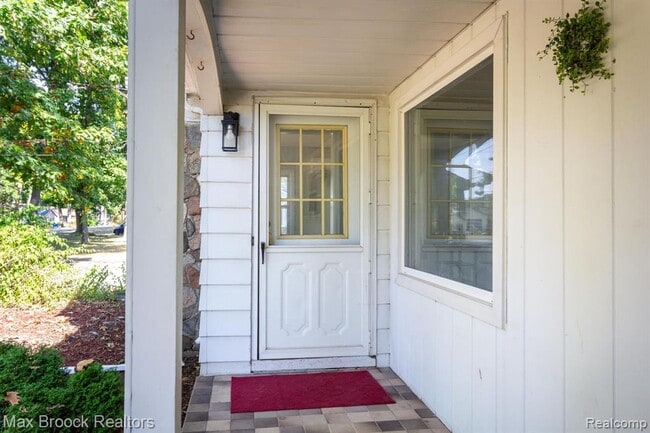 Building Photo - 4120 Lotus Dr