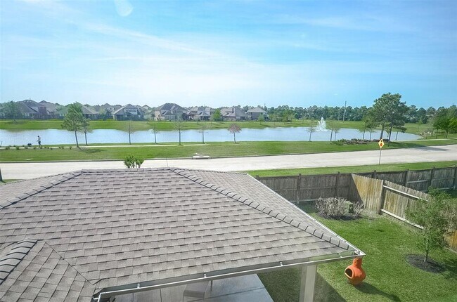 Building Photo - 25935 Foxrun Vista Dr