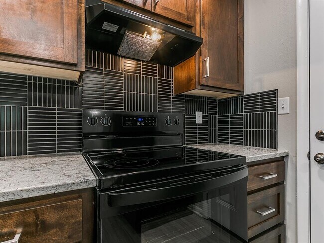 Building Photo - 1626 Denison Dr