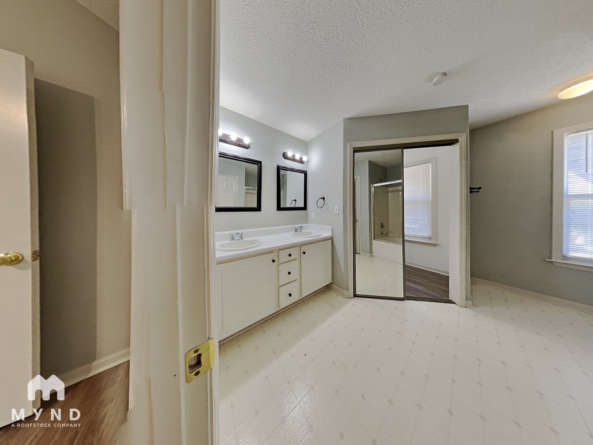 Building Photo - 1808 Crag Burn Ln