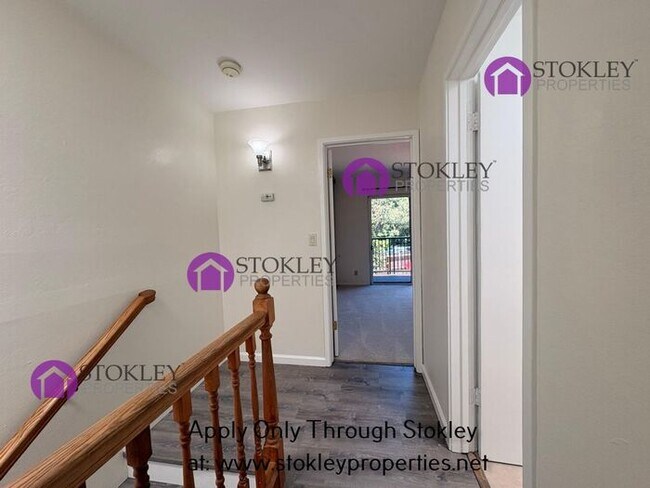 Building Photo - 1411 Creekside Dr