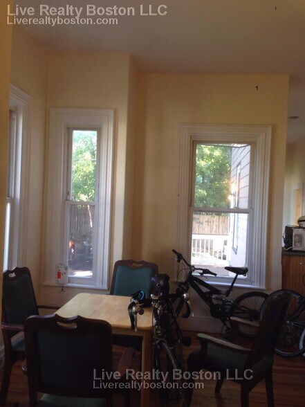 Building Photo - 20 Highgate St