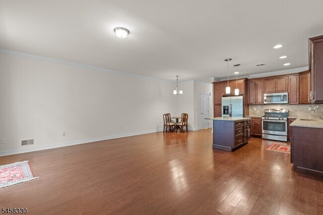 Building Photo - 52 Parkside Dr