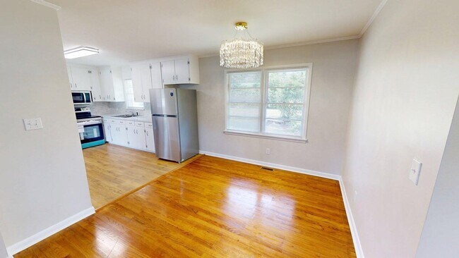 Building Photo - 1401 Magnolia St