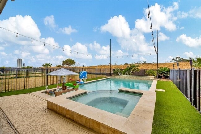 Building Photo - 1414 Veranda Mist