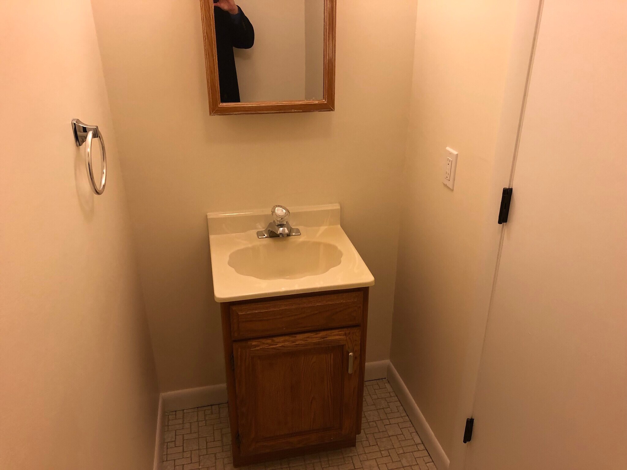 Building Photo - 184 Kings Hwy