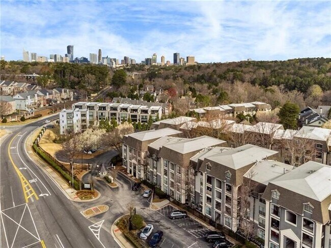 Building Photo - 2657 Lenox Rd NE