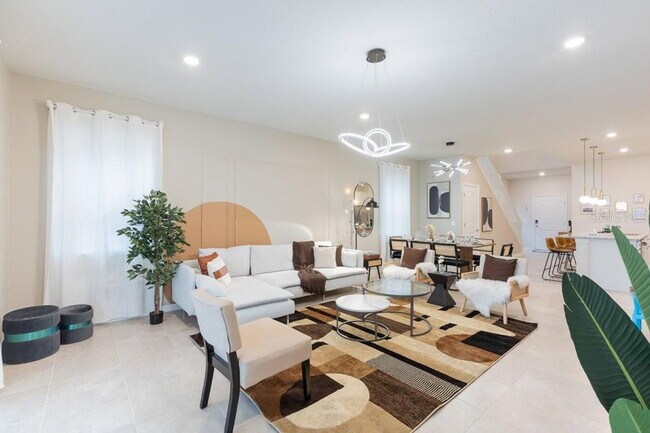 Building Photo - 7215 Oakmoss Loop