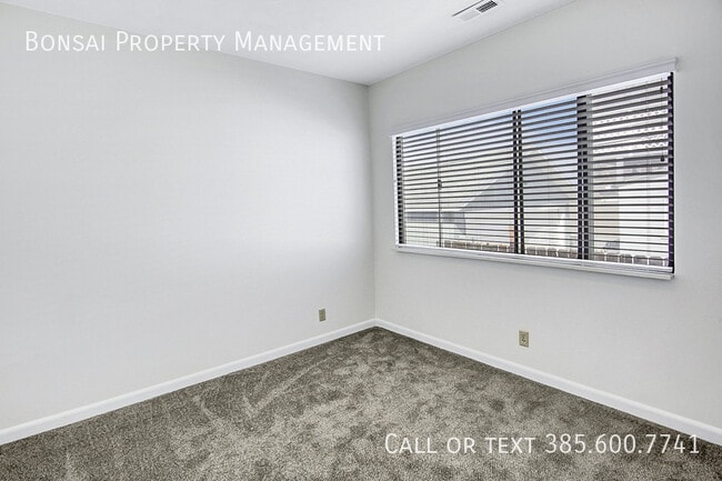 Building Photo - 1430 Denver St