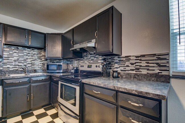 Building Photo - 5553 Crystal Way