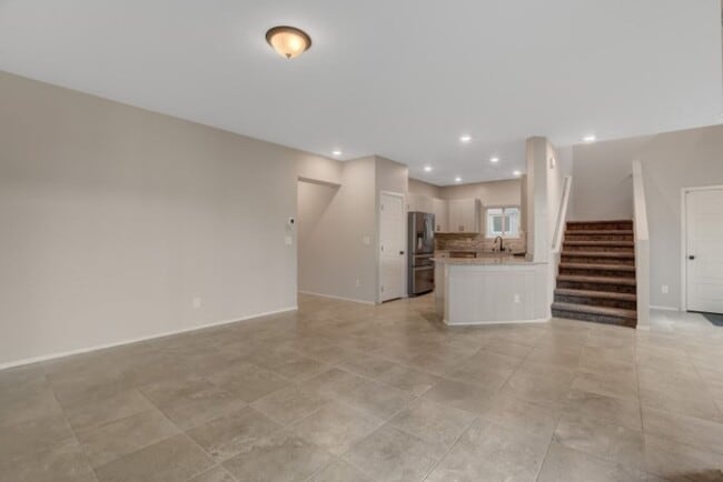 Building Photo - Don't miss this Top Notch 4 Bedroom, Beaut...