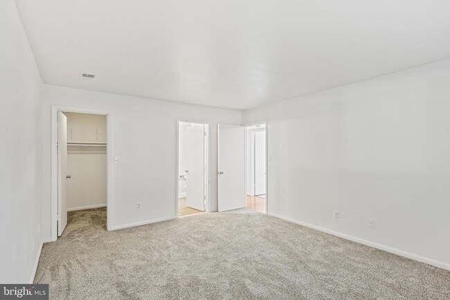 Building Photo - 2 Bailiffs Ct