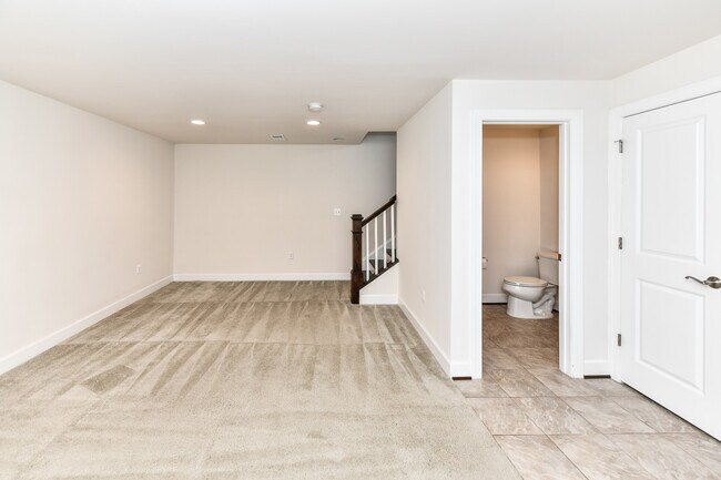 Building Photo - 3735 Powell Ln