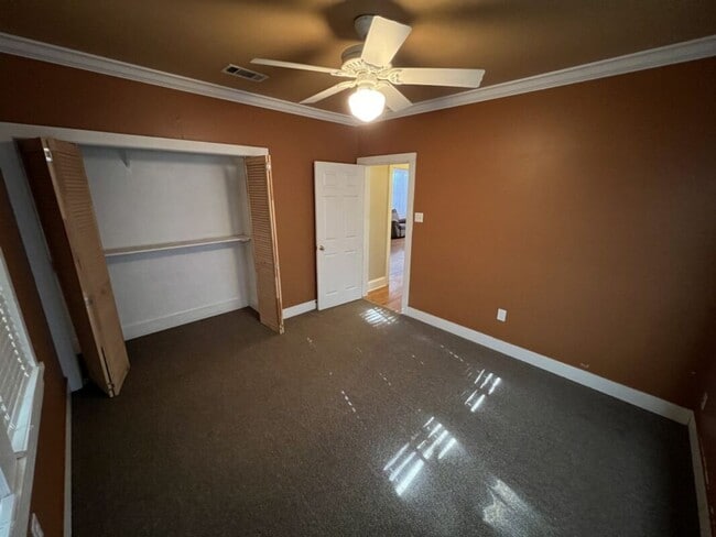 Building Photo - Location!  Location!  Adorable 2 bedroom, 1 bath home near Zachary High