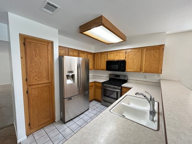 Building Photo - No HOA! 4 Bedroom 2.5 Bath with Pool!