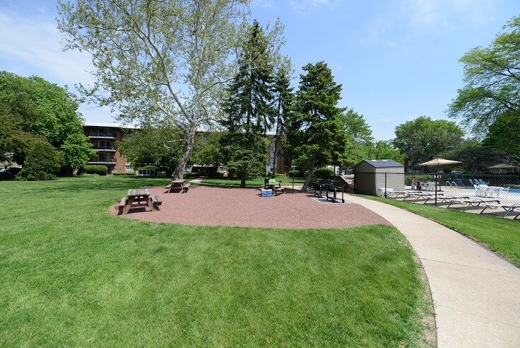 Building Photo - 2234 S Goebbert Rd