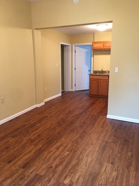 Building Photo - 15 LLC-10 Macomb