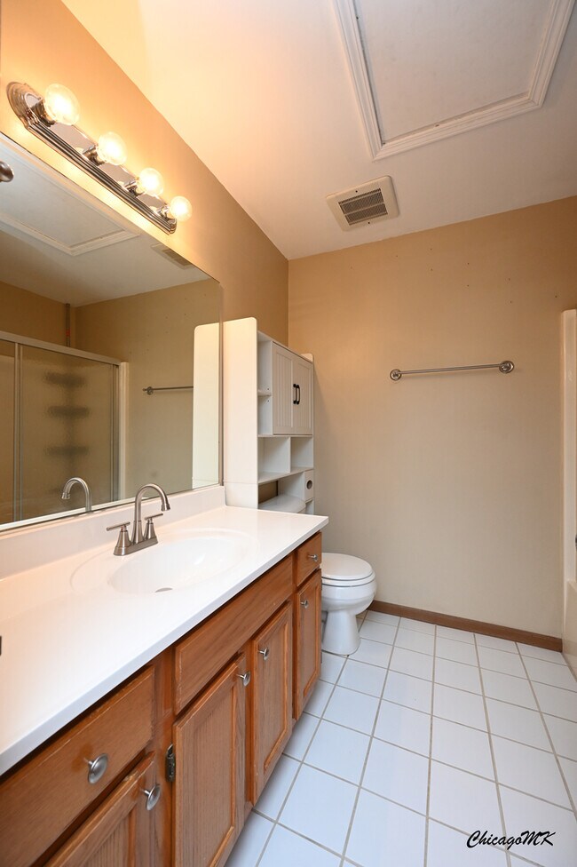 Building Photo - 340 Woodridge Cir