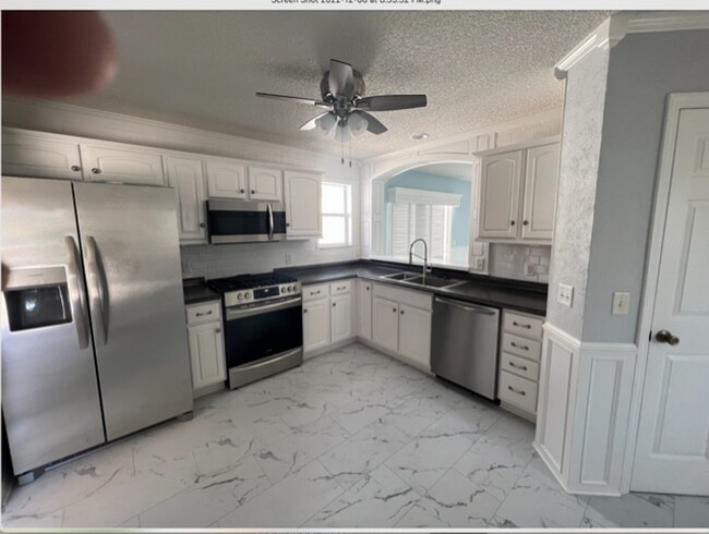 Building Photo - 8459 SE 177th Roleson Ln