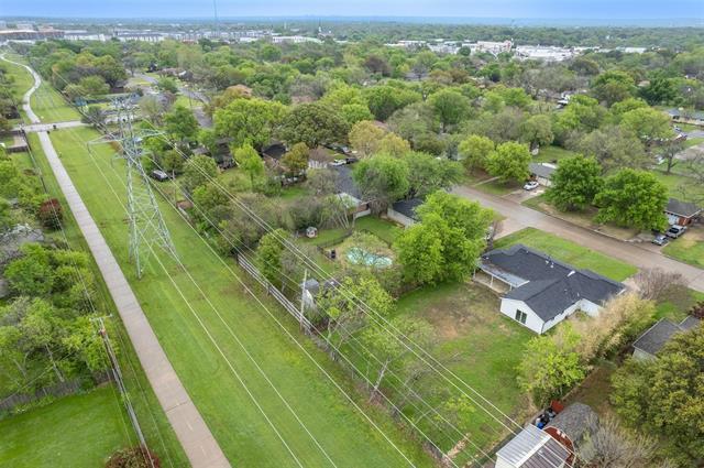 Building Photo - 7017 Briley Dr