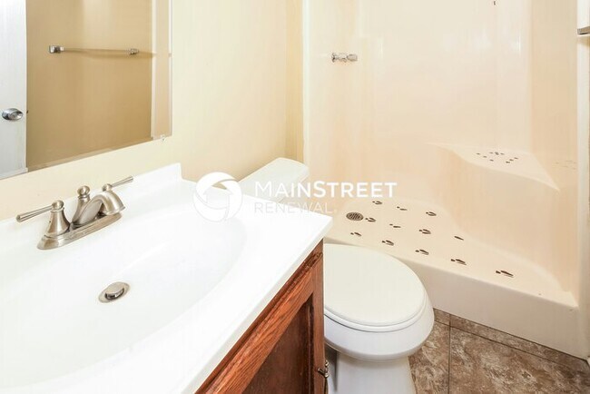 Building Photo - 3 Bedroom Pet-Friendly Home in Indianapolis, IN with Main Street Renewal