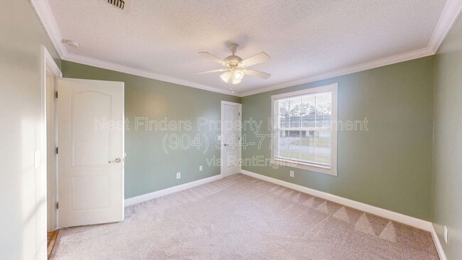 Building Photo - 12947 Tree Wy Ct N