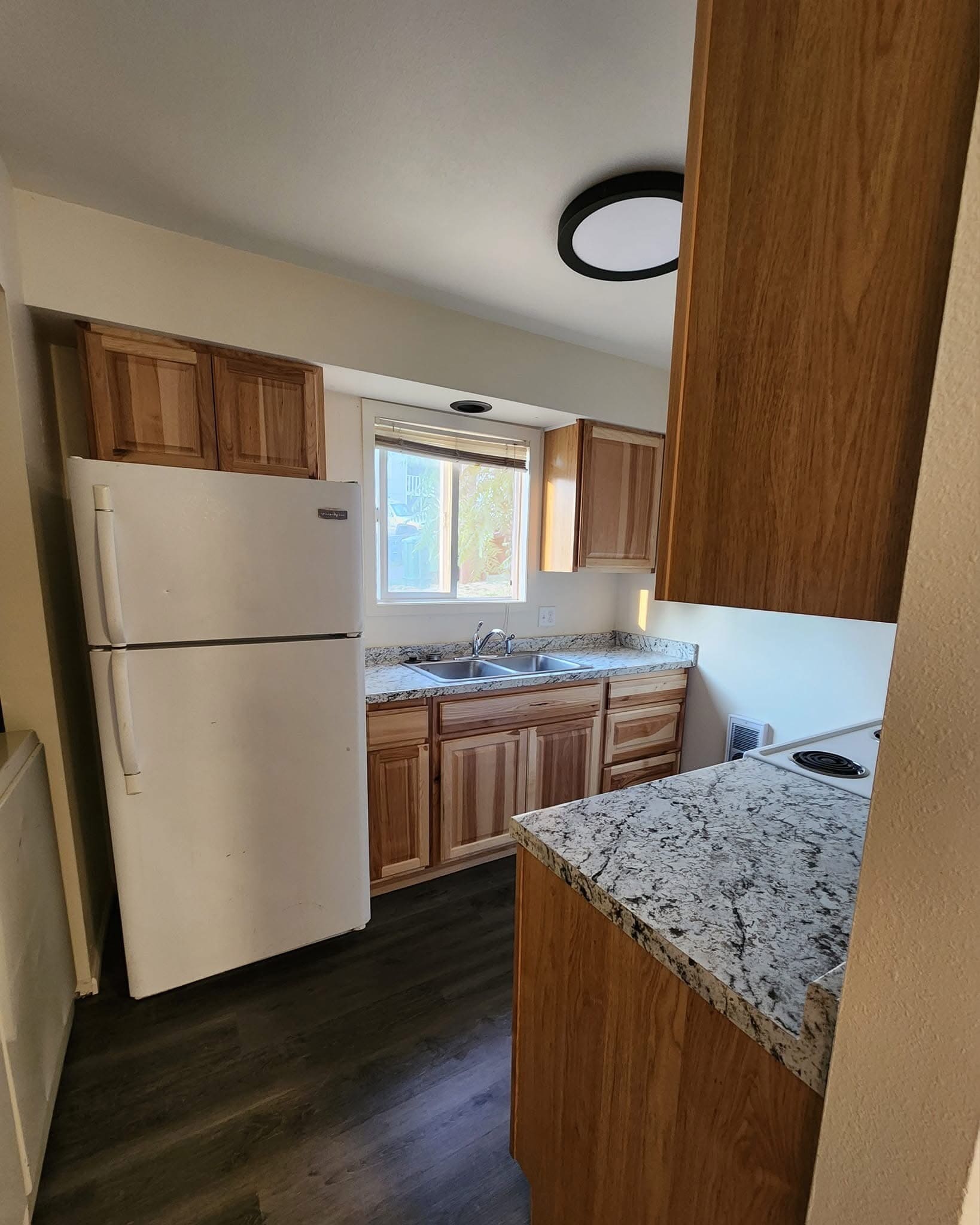 Building Photo - 609 E Homestead Pl