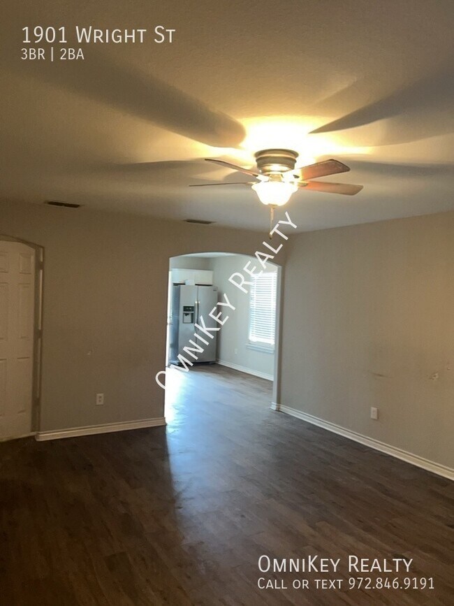 Building Photo - 1901 Wright St