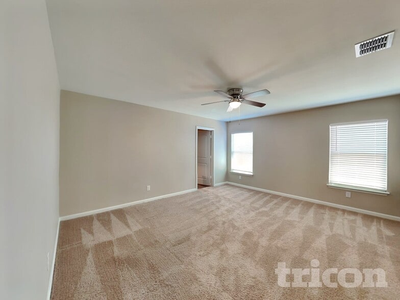 Building Photo - 747 Wonderland Trail