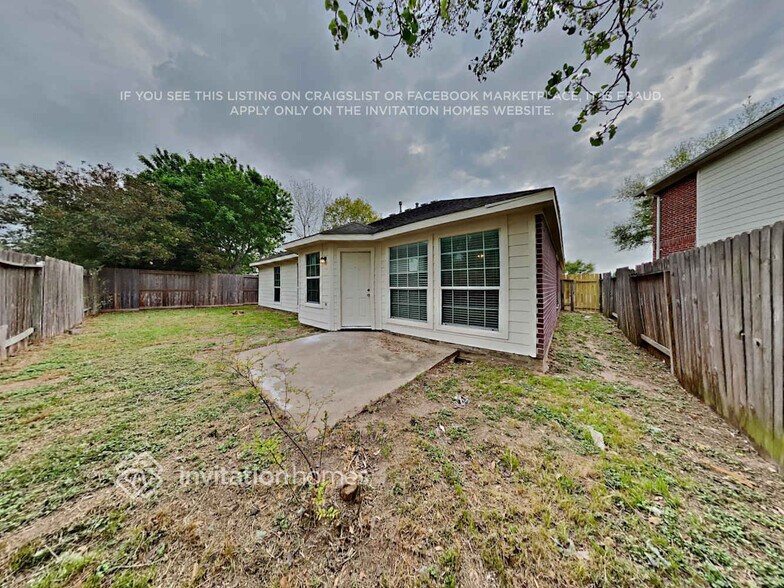 Building Photo - 22310 Laguna Trace Ct