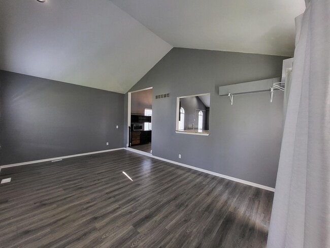 Building Photo - 7851 Thornhill Dr