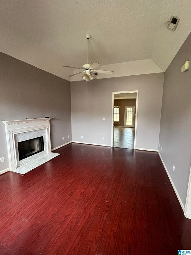 Building Photo - 996 McAllister Dr