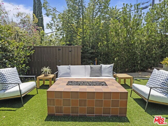 Building Photo - 2304 Vestal Ave