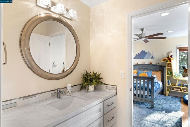 Building Photo - 3040 Stonegate Dr