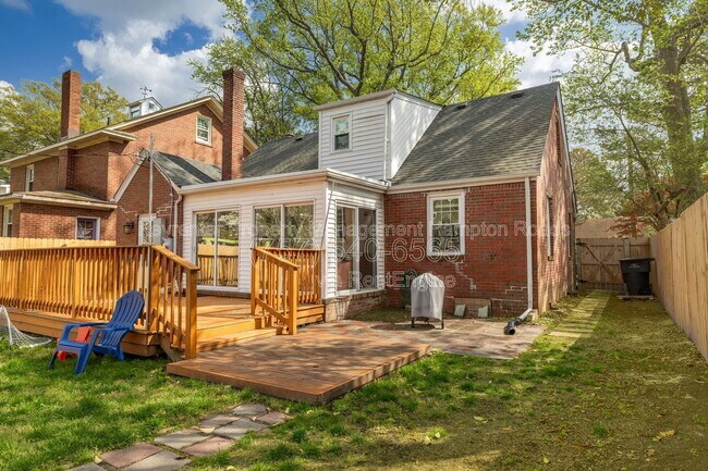 Building Photo - 1620 Melrose Pkwy