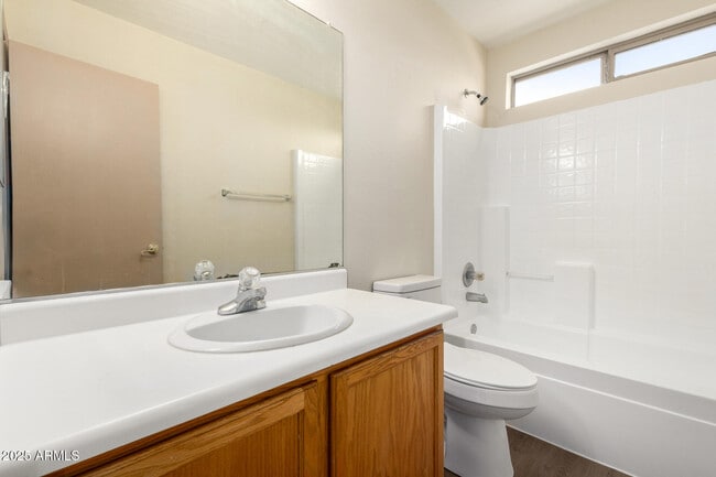 Building Photo - 10479 W Emerald Ln