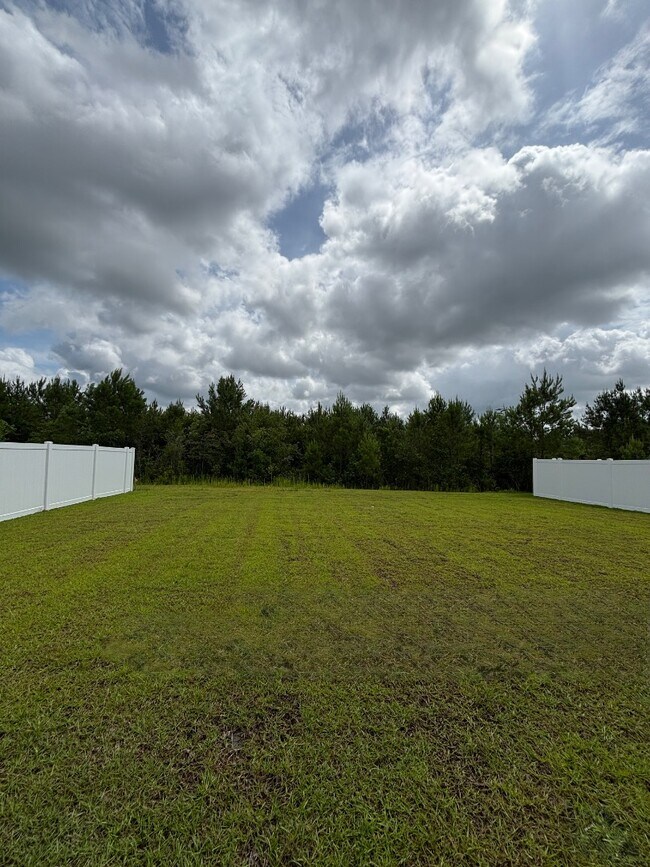 Building Photo - 201 Hadley Spgs Ave