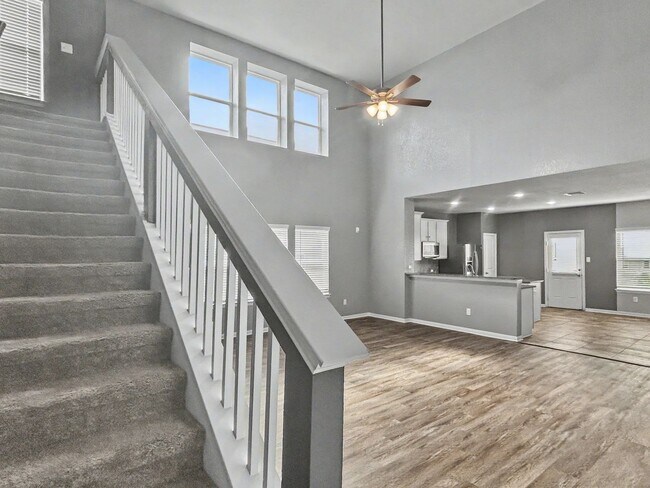 Building Photo - Spacious 4-Bedroom w/ Loft - Far West San Antonio