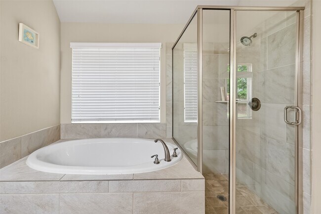 Building Photo - 18011 Begbie Path