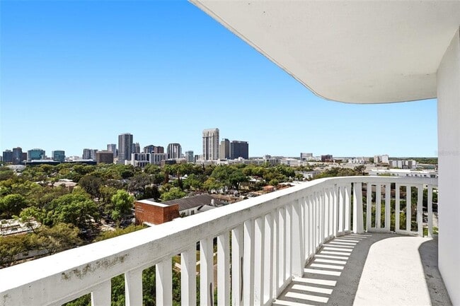 Building Photo - 400 E Colonial Dr