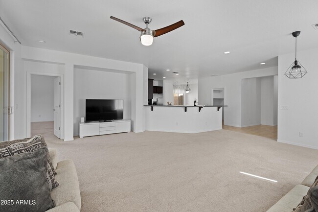 Building Photo - 3664 S Jasmine Dr