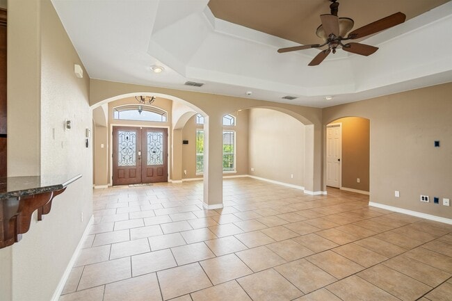 Building Photo - 102 Yellowstone Dr