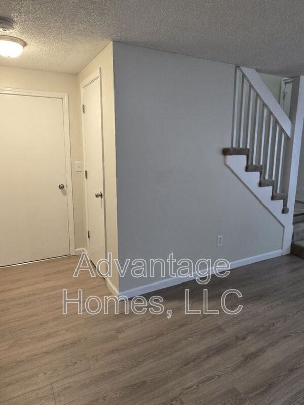 Building Photo - 8206 Woodson Dr