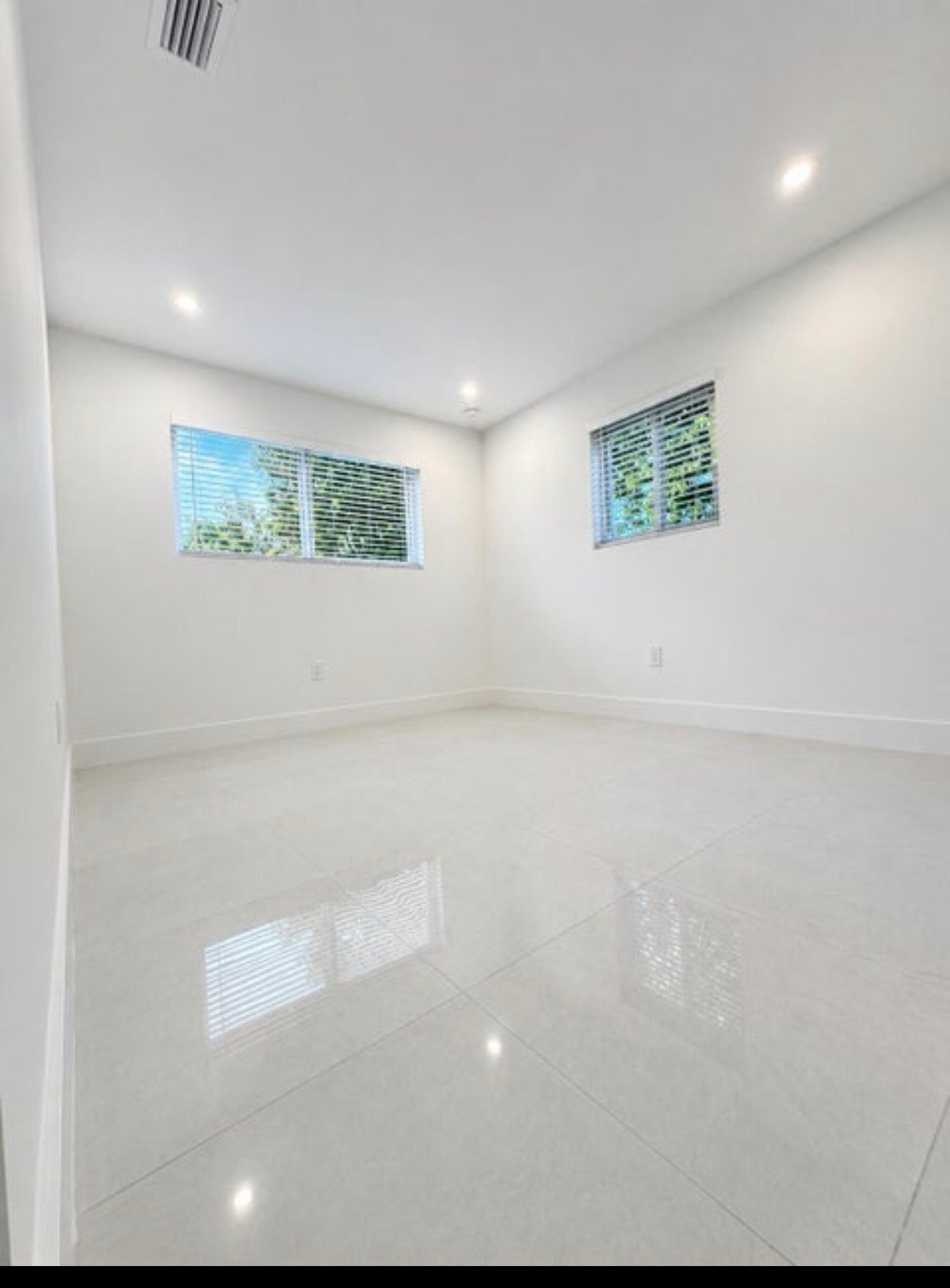 Building Photo - 345 Pinehurst Rd