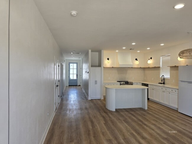 Building Photo - 4184 W 11th St