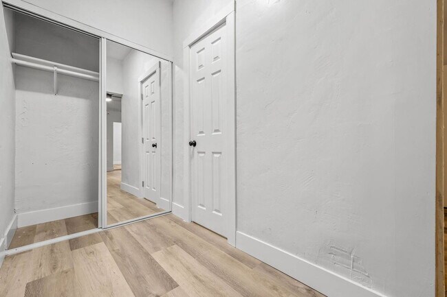 Building Photo - 751 Normandie Ave